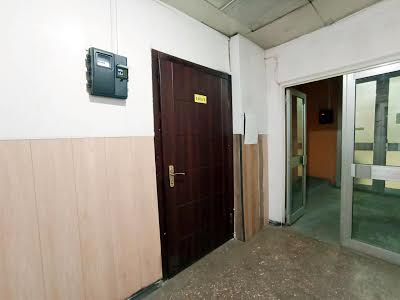 комерційна за адресою Героїв Майдану вул. (Театральна), 10
