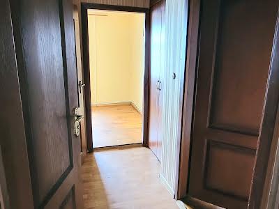 квартира за адресою Крошенська вул., 8