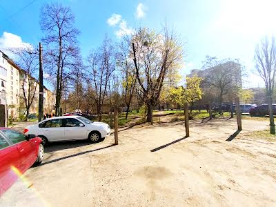 квартира за адресою Зодчих вул., 28