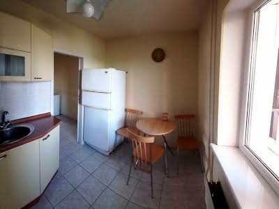 квартира по адресу Ревуцкого ул., 13