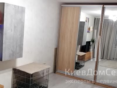 квартира за адресою Київ, Салютна вул., 17