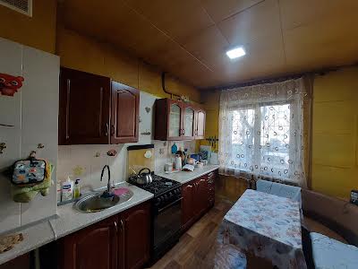 квартира за адресою Євгена Чикаленка вул., 56