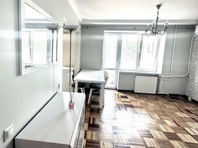 квартира за адресою Родини Крушельницьких вул., 7