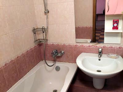 квартира за адресою Севастопольська вул., 19