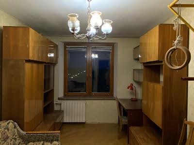 квартира за адресою Миколи Ушакова вул., 2