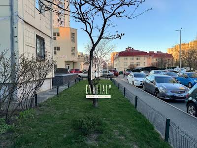 квартира за адресою Федора Ернста вул., 8