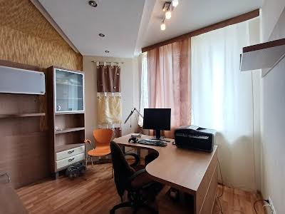 квартира за адресою Срібнокільська вул., 1