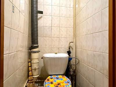 квартира за адресою Анни Ахматової вул., 15