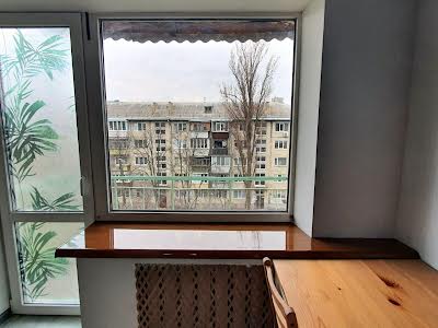 квартира по адресу Строителей ул., 17