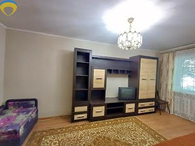 квартира за адресою Середньофонтанська вул., 34а