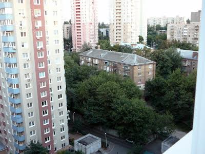 квартира за адресою Саперно-Слобідська вул., 8