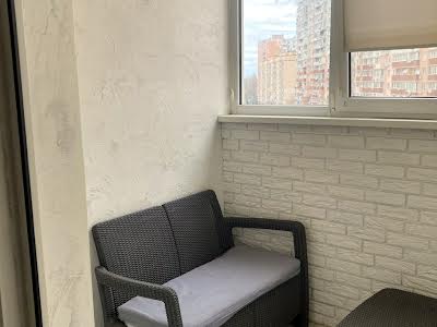 квартира за адресою Райдужний масив вул., 21