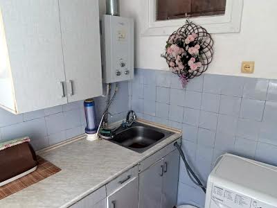 квартира по адресу Строителей ул., 27