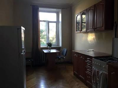 квартира за адресою Утьосова вул., 13