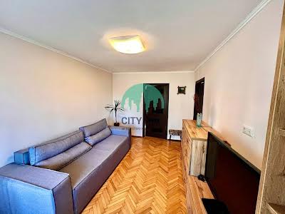квартира по адресу Степана Бандеры ул., 6