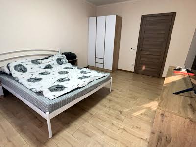 квартира за адресою Ревуцького вул., 54