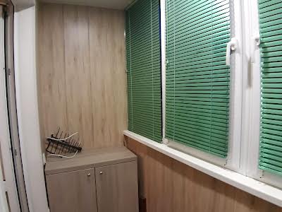 квартира за адресою житловий масив Тополя-3 вул., 8