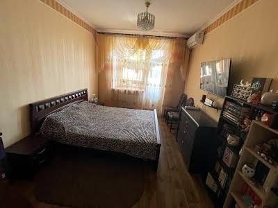 квартира по адресу Будівельників ул., 1