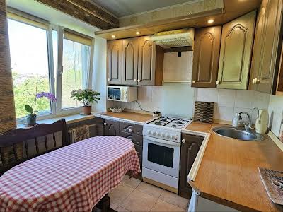 квартира за адресою Євгена Танцюри вул., 34