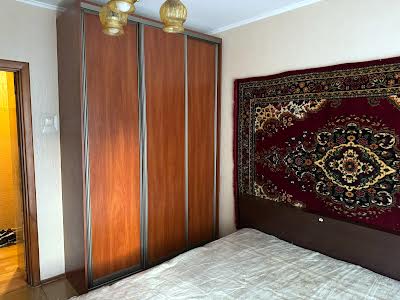 квартира за адресою Ревуцького вул., 18