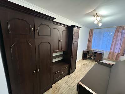 кімната за адресою Орлина вул., 8а