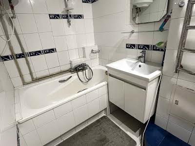 квартира за адресою Автозаводська вул., 41