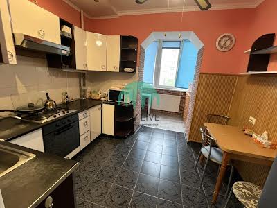 квартира за адресою Василя Симоненка вул., 30