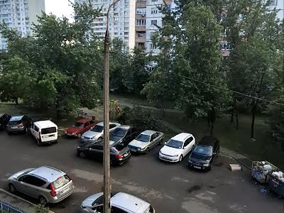 квартира за адресою Райдужна вул., 39