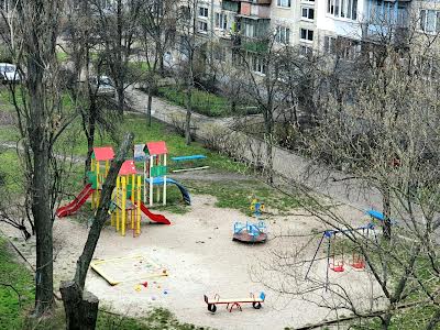 квартира по адресу Строителей ул., 17
