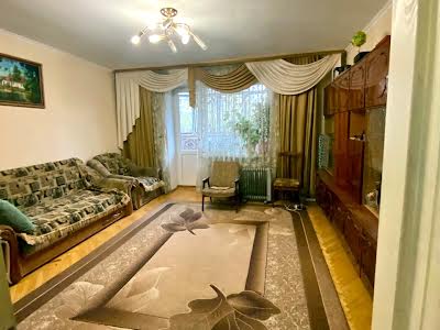 квартира за адресою Незалежності бульв. (50 років Жовтня), 12