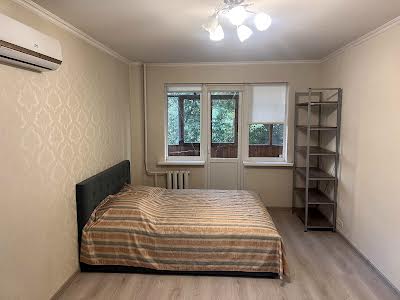 квартира за адресою Академіка Стражеска вул., 1
