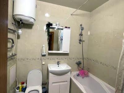 квартира за адресою Анни Ахматової вул., 35