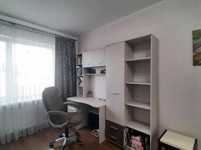 квартира за адресою Бориса Гмирі вул., 12-Б