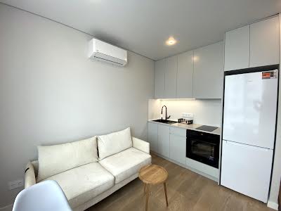 квартира за адресою Салютна вул., 2к16