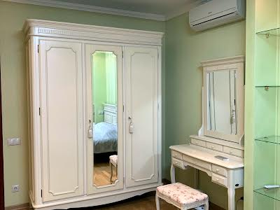 квартира по адресу Киев, Срибнокильская ул., 1