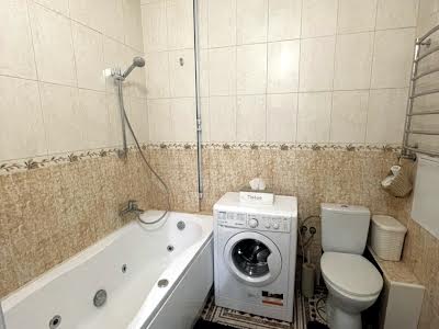 квартира за адресою Регенераторна вул., 4