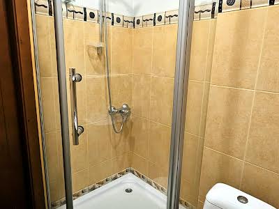 квартира за адресою Анни Ахматової вул., 13