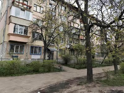 квартира по адресу Строителей ул., 19