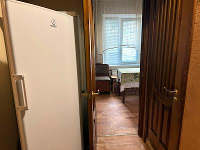 квартира за адресою Ревуцького вул., 18
