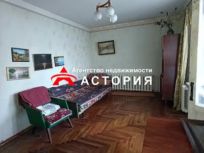 квартира за адресою Полякова, 25