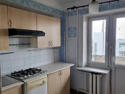 квартира за адресою Автозаводська вул., 25