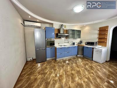 квартира за адресою Старонаводницька вул., 4-В