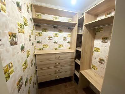 квартира по адресу Академика Глушкова просп., 9-Є