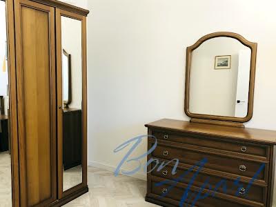 квартира за адресою Шовковична вул., 21