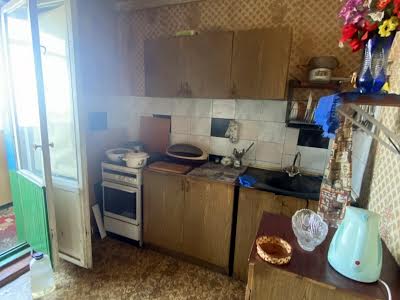 квартира за адресою Автозаводська вул., 77