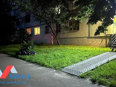 комерційна за адресою Шевченка просп., 7