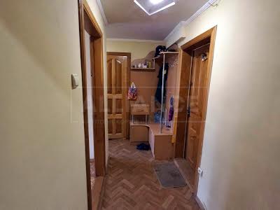 квартира за адресою Василя Симоненка вул., 6
