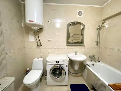 квартира за адресою Космонавтів вул., 142