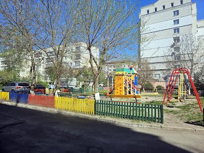 квартира за адресою Щаслива вул., 5