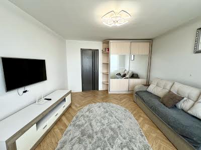 квартира за адресою Крайна вул., 1А